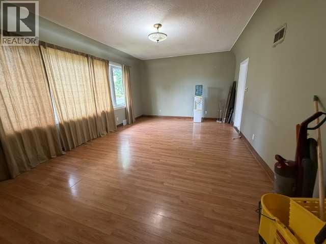 4711 5 Avenue - Photo 18