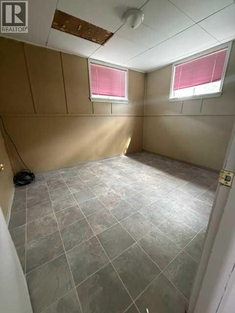 4711 5 Avenue - 29
