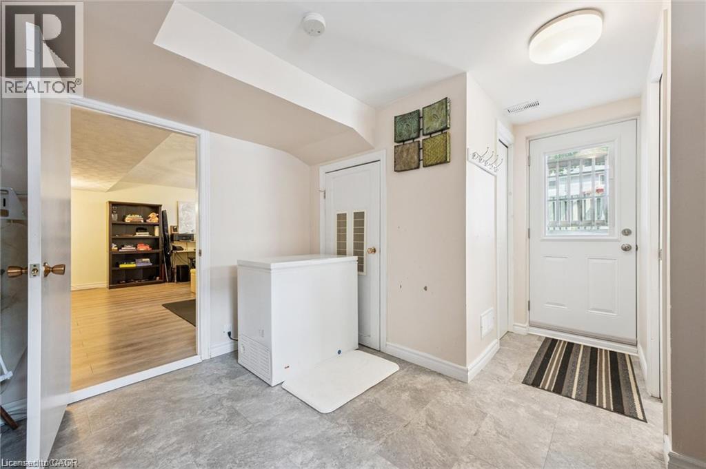 659 GLEN FORREST Boulevard - Image 23