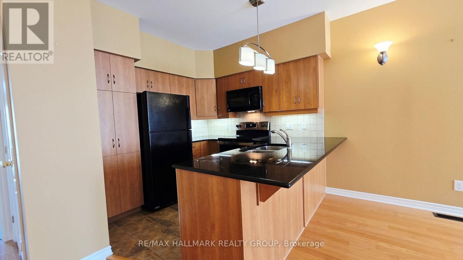 2 Bed, 2 Bath House for Sale in Ottawa – 50 EDENVALE DRIVE, Ottawa – MLS# X13669138 - Image 11