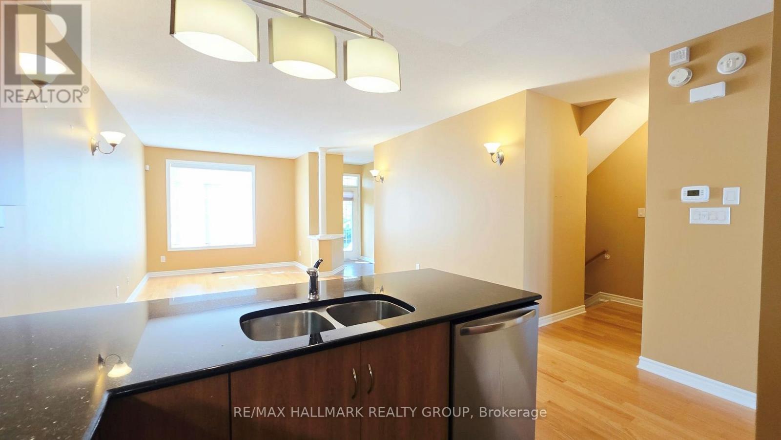 2 Bed, 2 Bath House for Sale in Ottawa – 50 EDENVALE DRIVE, Ottawa – MLS# X13669138 - Image 12