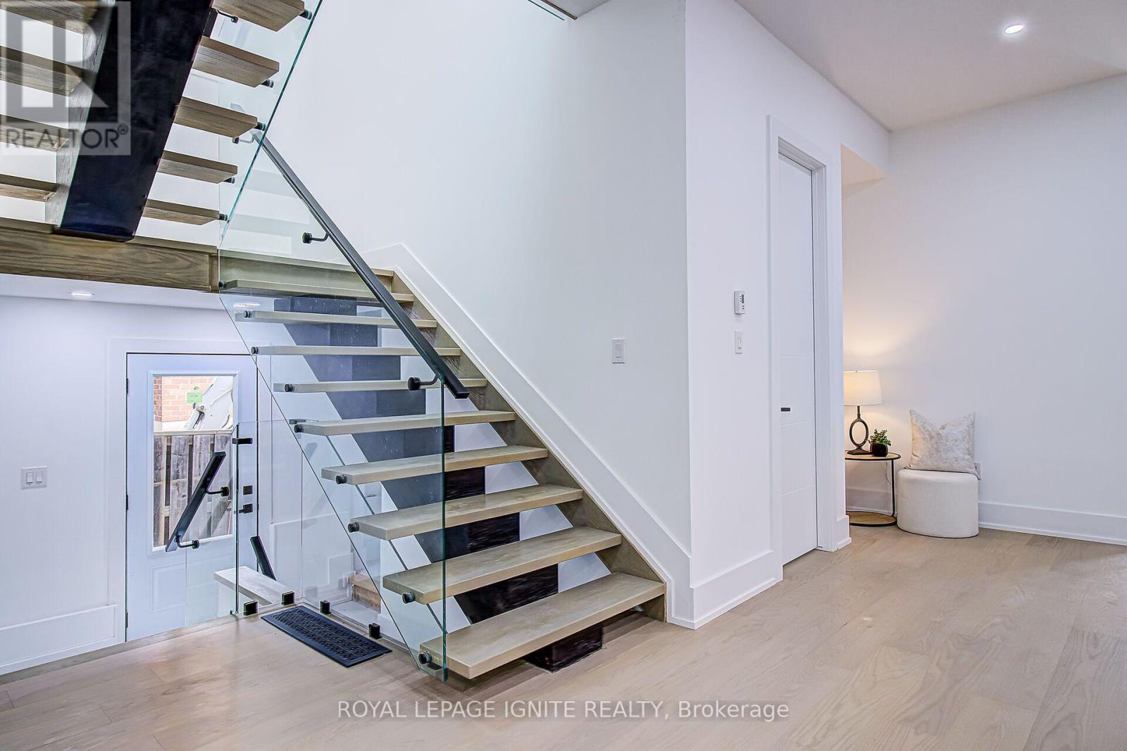 6 MCCOWAN ROAD - 20