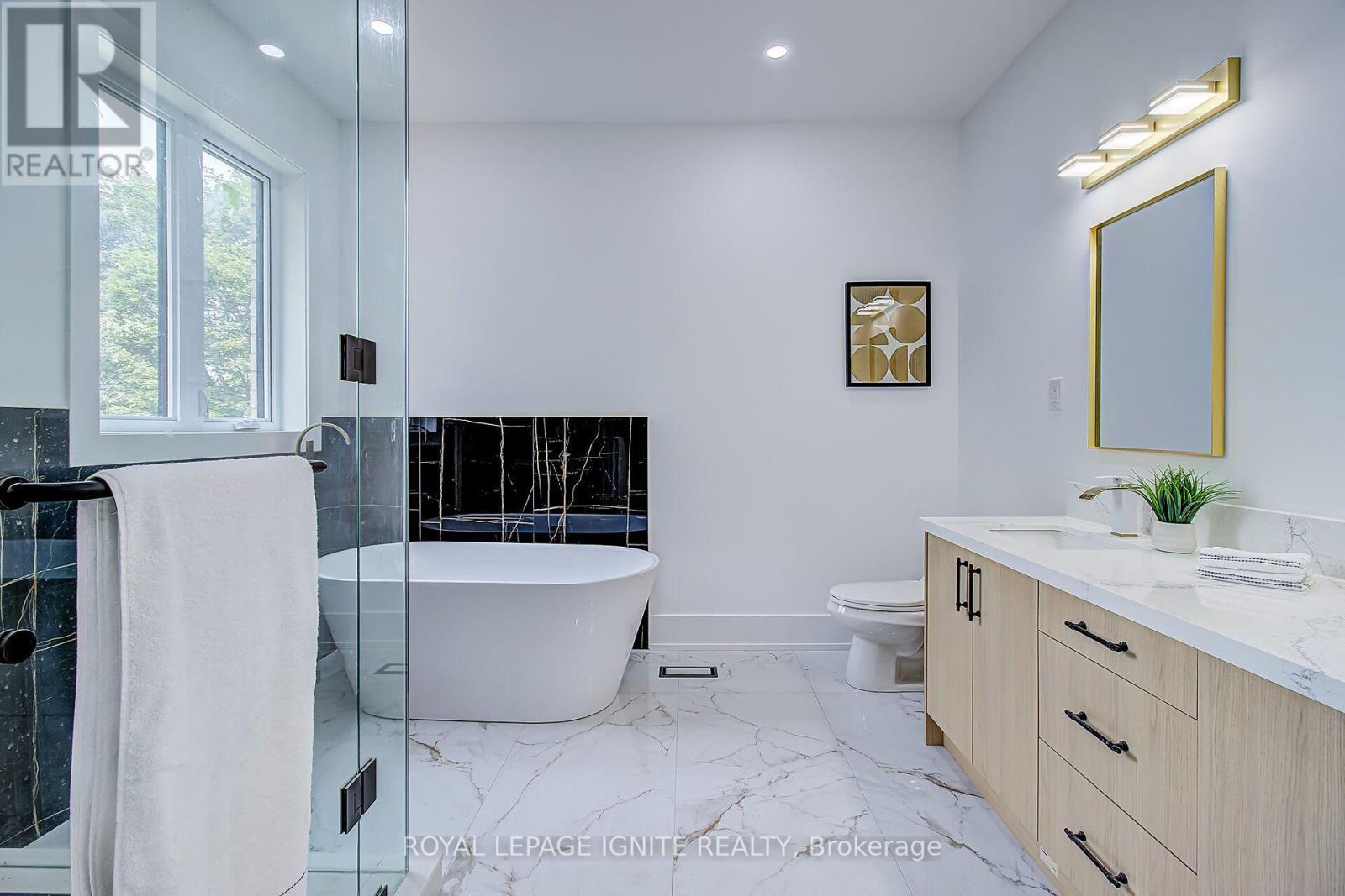 6 MCCOWAN ROAD - 23