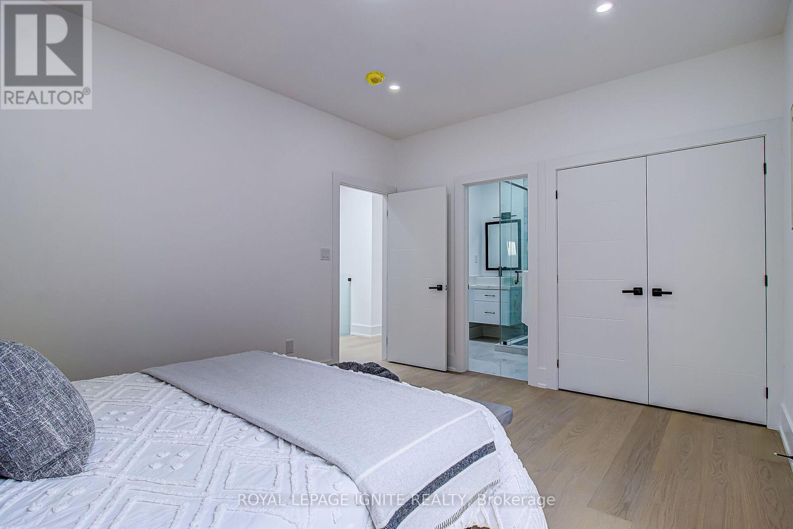 6 MCCOWAN ROAD - Image 30