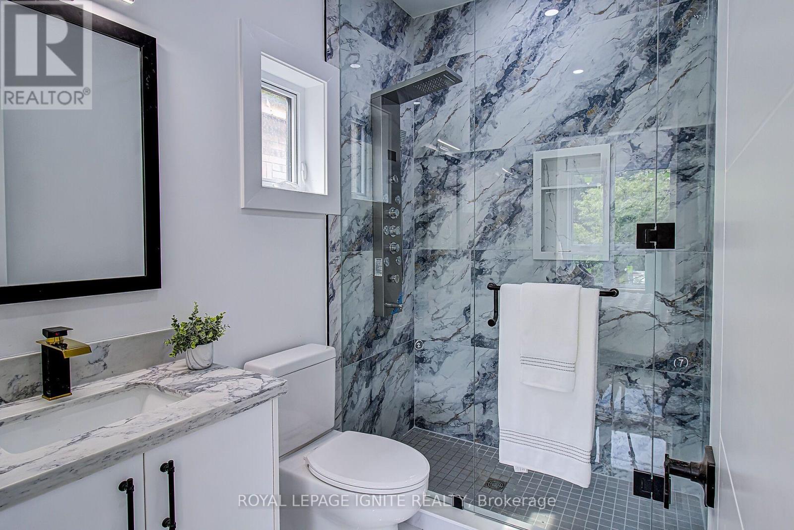 6 MCCOWAN ROAD - 32