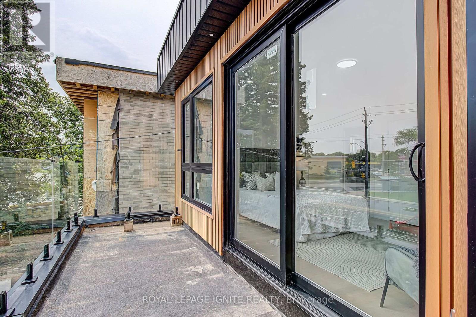 6 MCCOWAN ROAD - 38