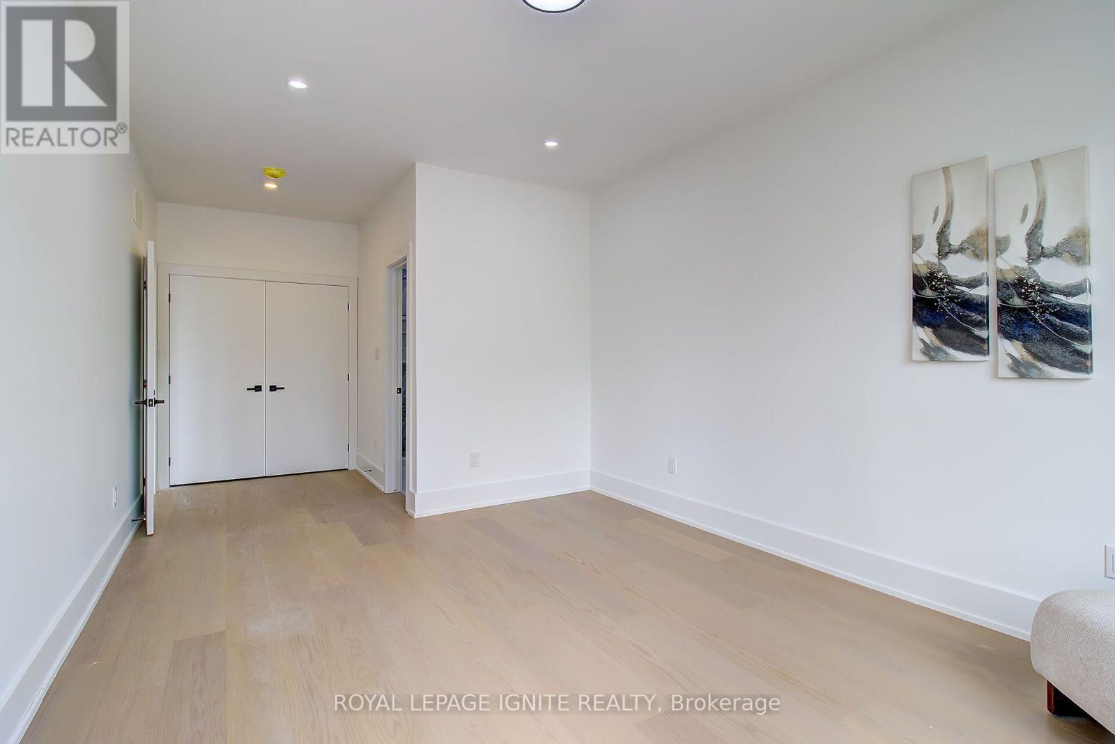 6 MCCOWAN ROAD - 40