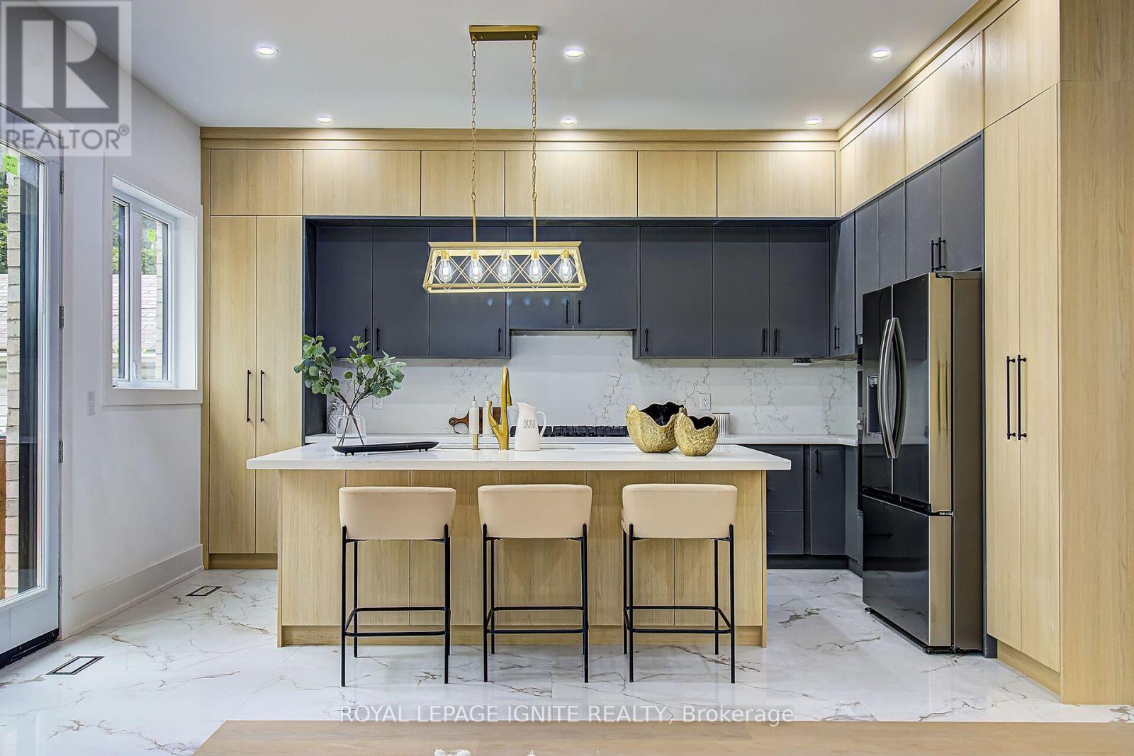 6 MCCOWAN ROAD - 9