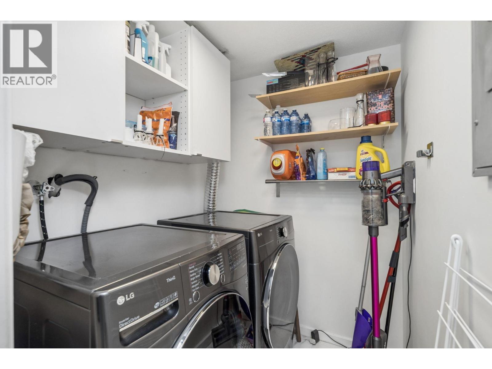 7 848 W 16TH STREET, North Vancouver