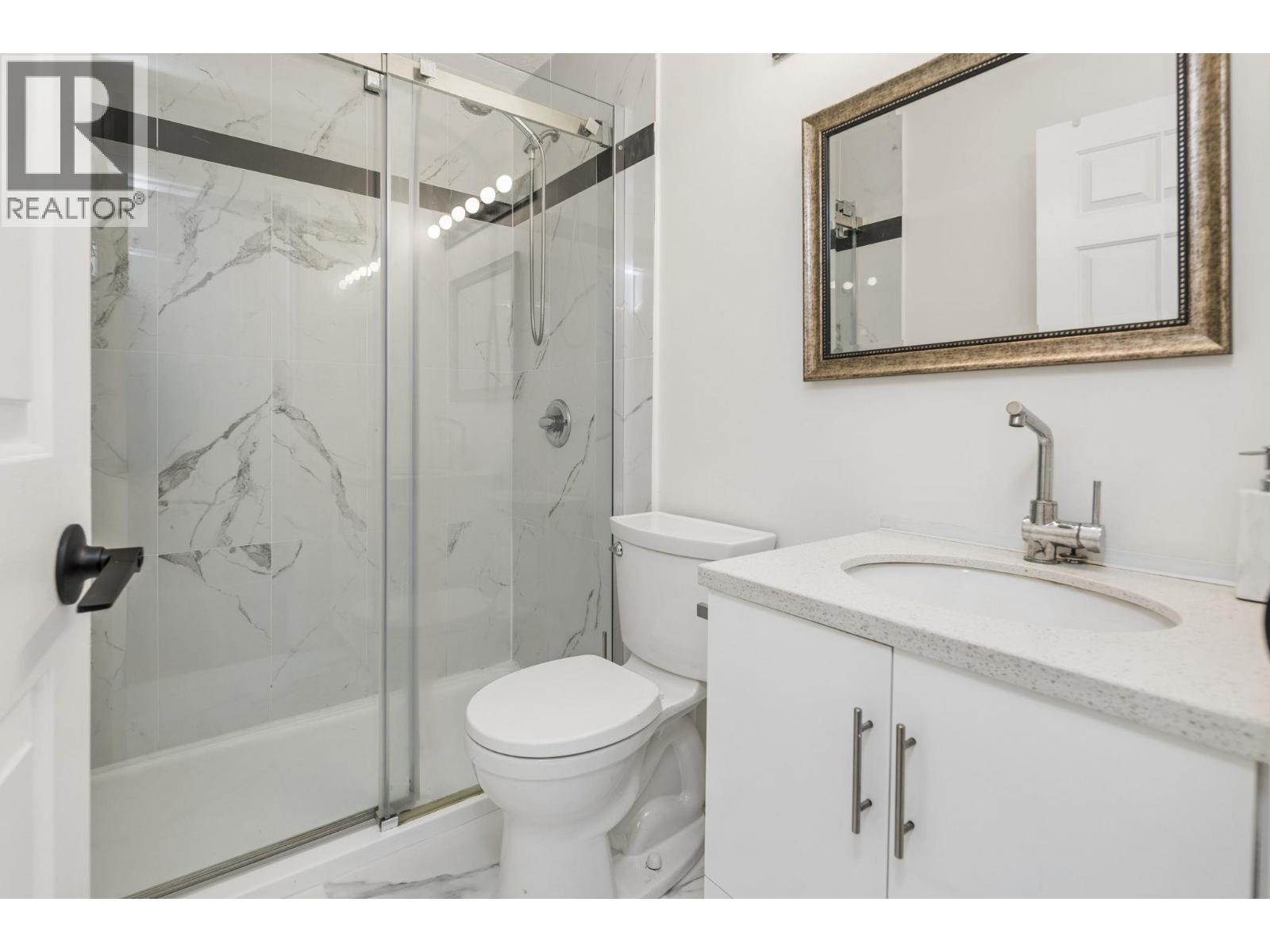 7 848 W 16TH STREET, North Vancouver