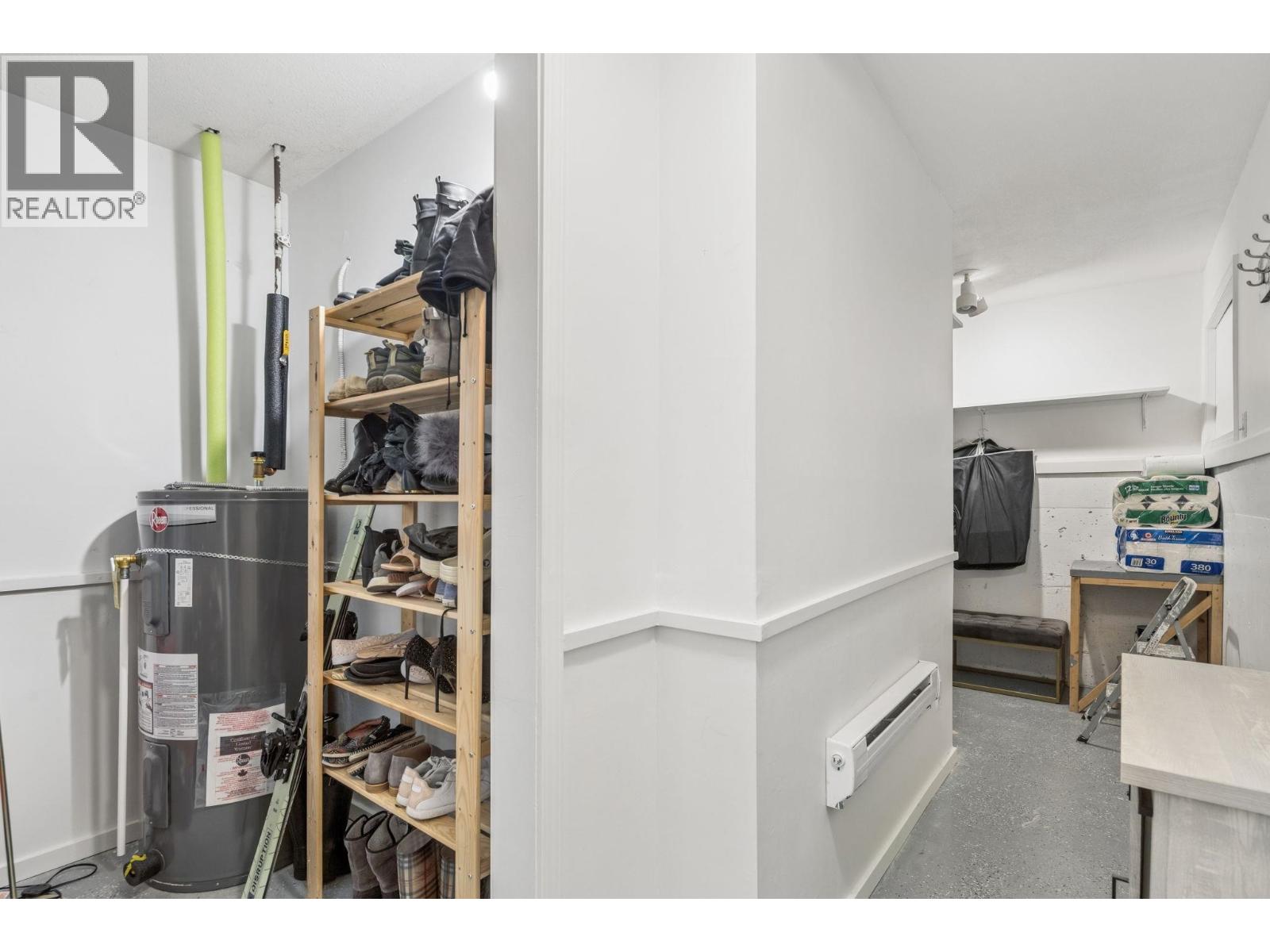 7 848 W 16TH STREET, North Vancouver