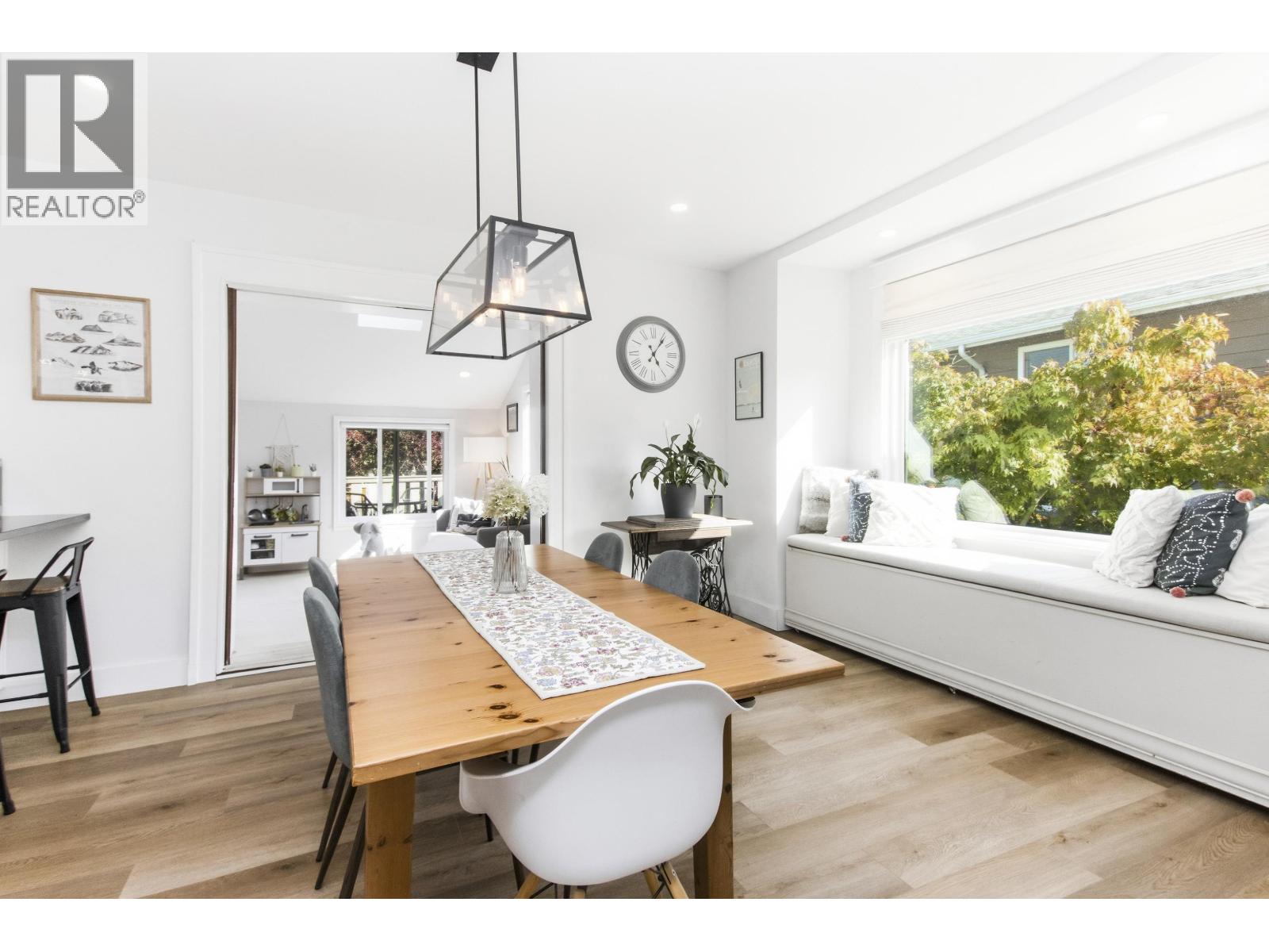 38054 FIFTH AVENUE, Squamish