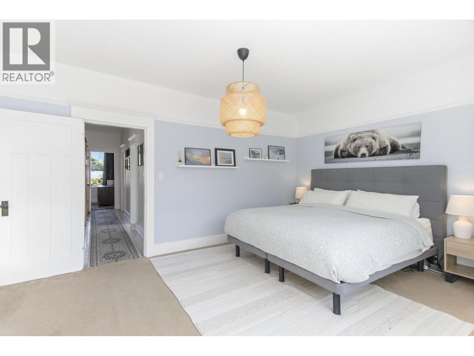 38054 FIFTH AVENUE, Squamish