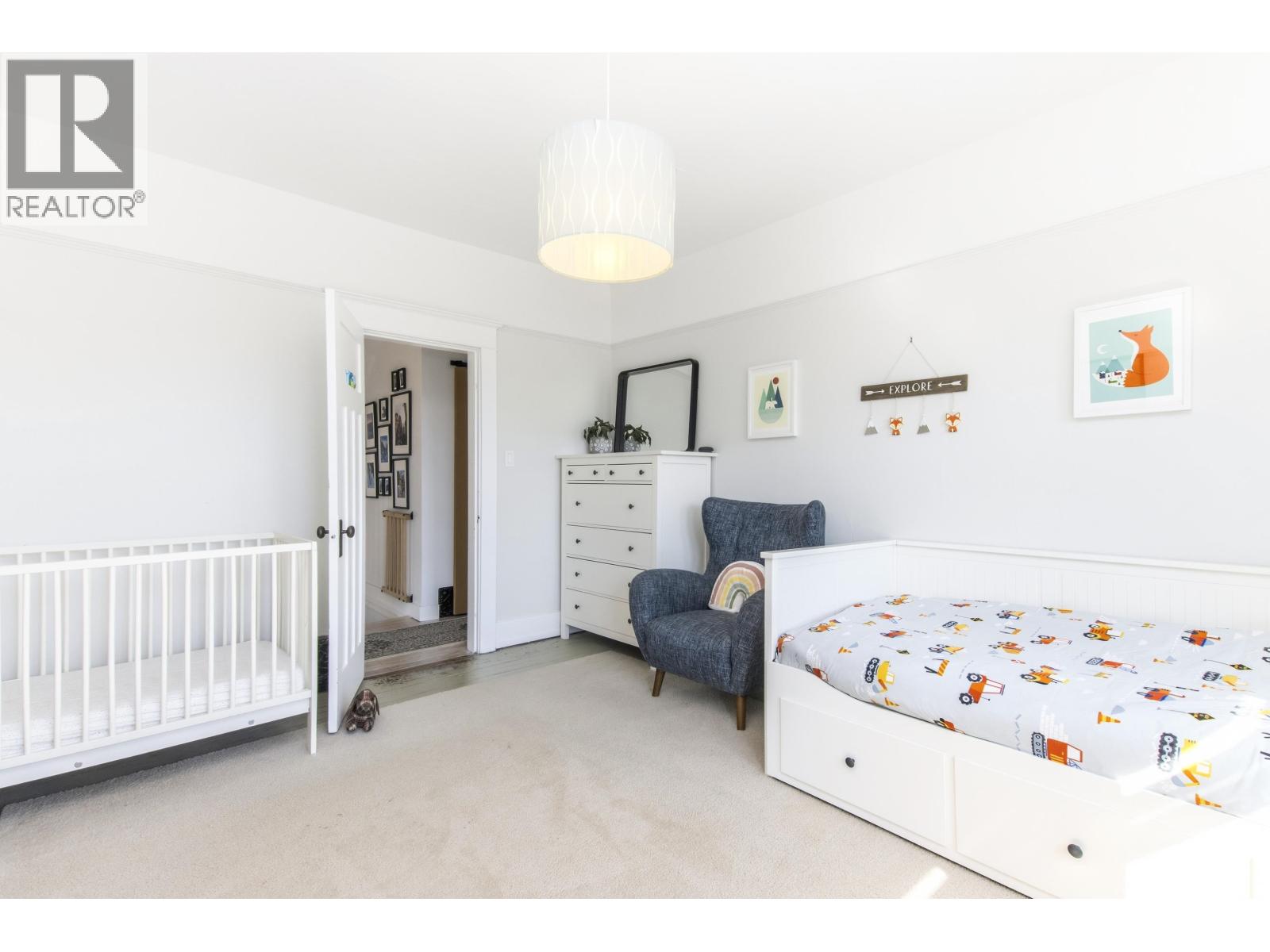 38054 FIFTH AVENUE, Squamish