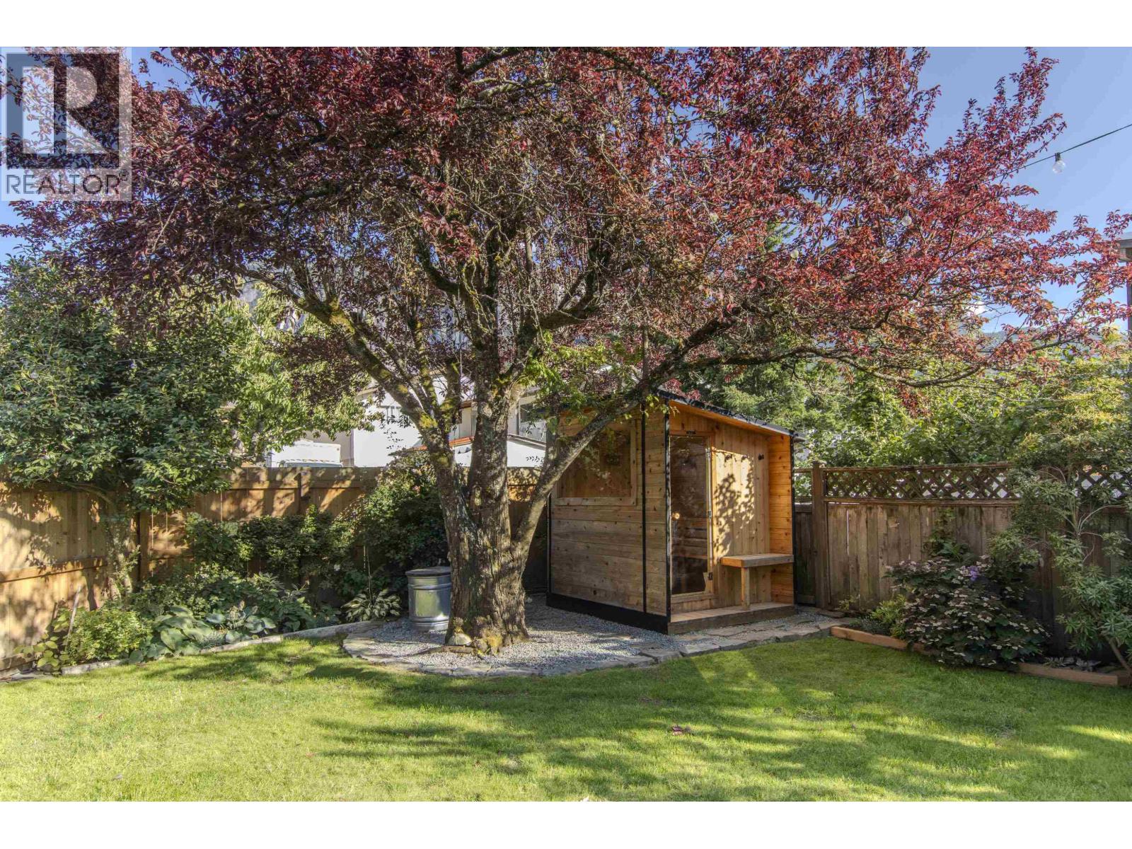 38054 FIFTH AVENUE, Squamish
