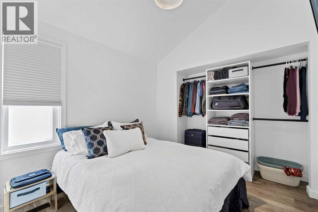 166 3 Street Northeast - Photo 21
