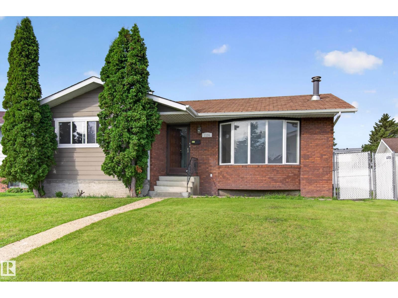 1139 LAKEWOOD RD N NW, Tipaskan, Edmonton photo 2