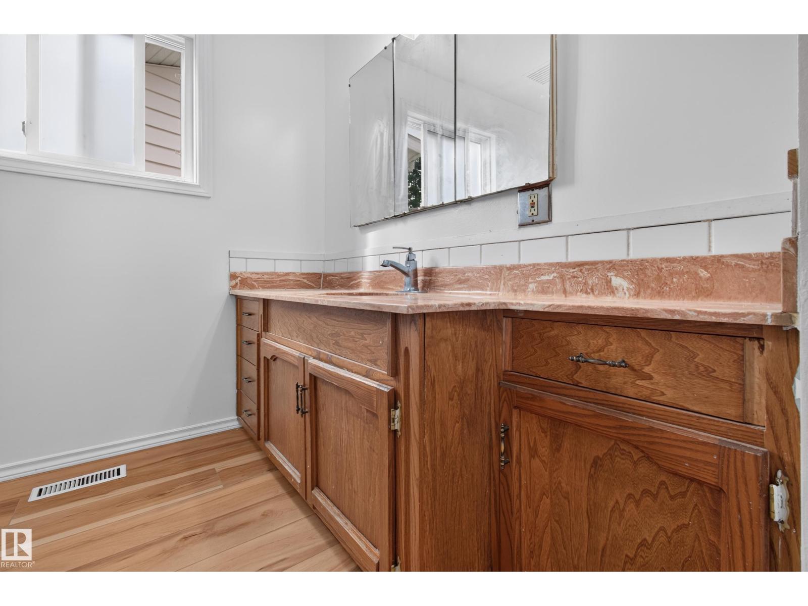 1139 LAKEWOOD RD N NW - 20