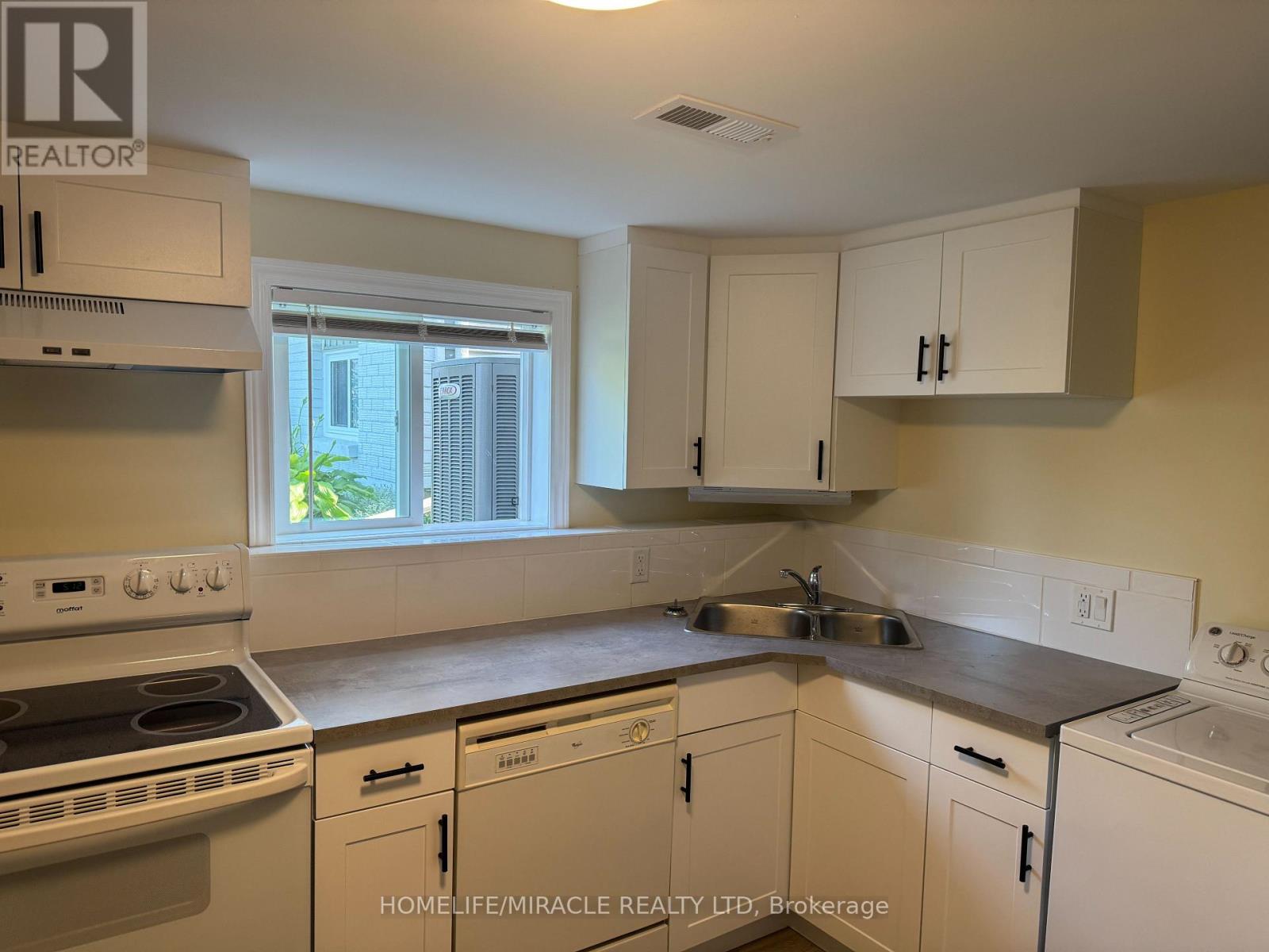 40 ST CHARLES STREET - Image 31