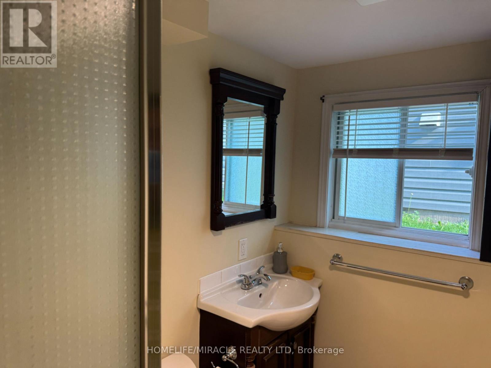 40 ST CHARLES STREET - 34