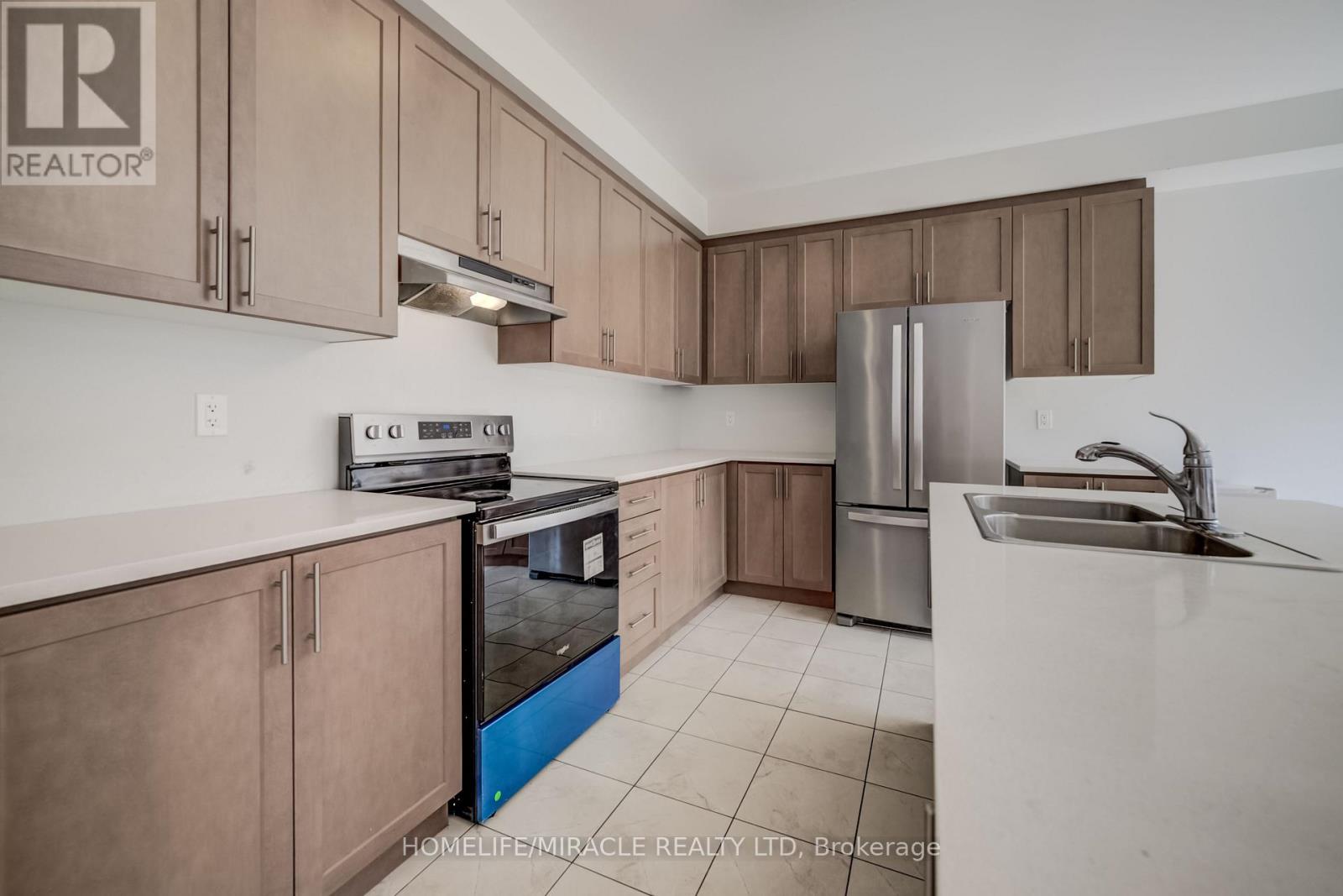 76 MACKAY DRIVE - 14