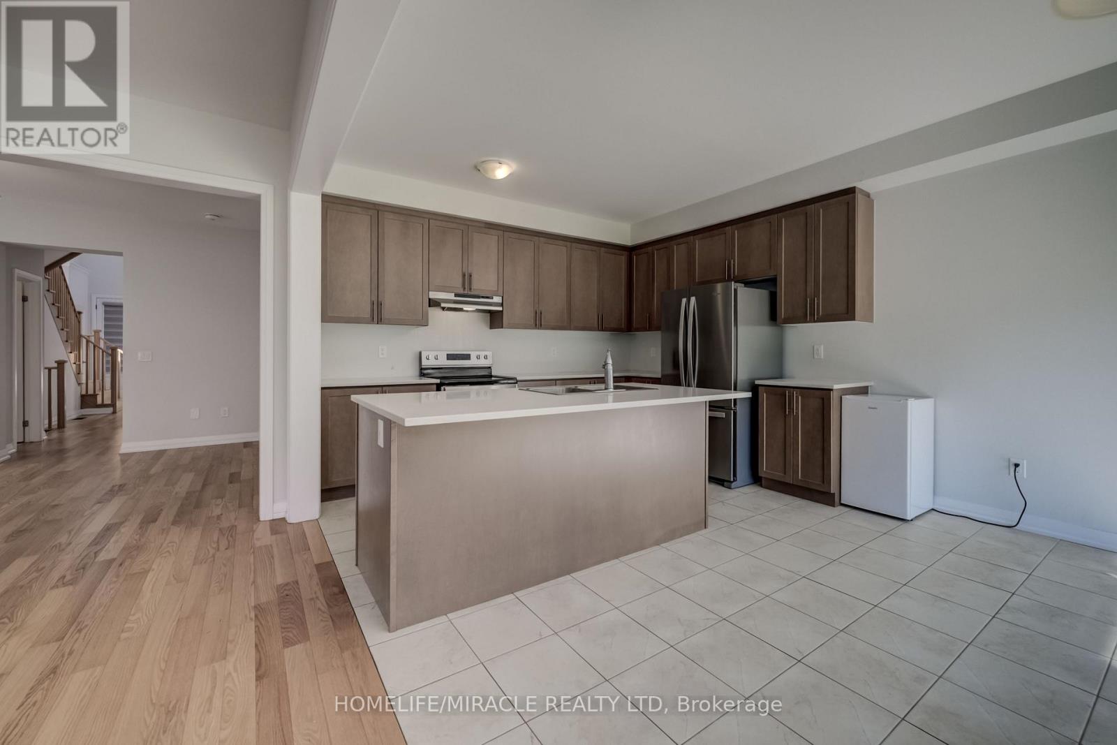 76 MACKAY DRIVE - 16