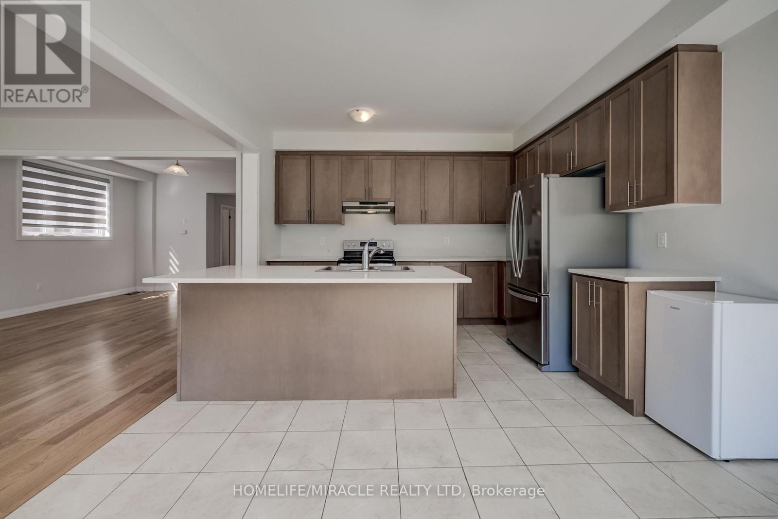 76 MACKAY DRIVE - 17