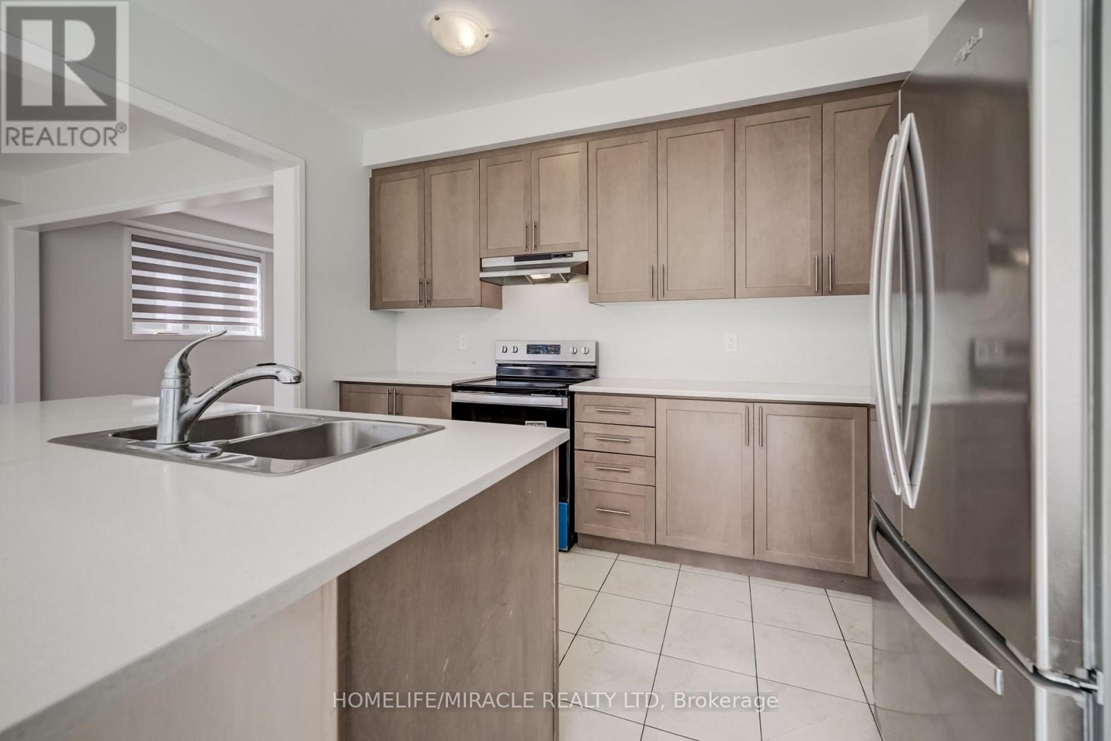 76 MACKAY DRIVE - 19