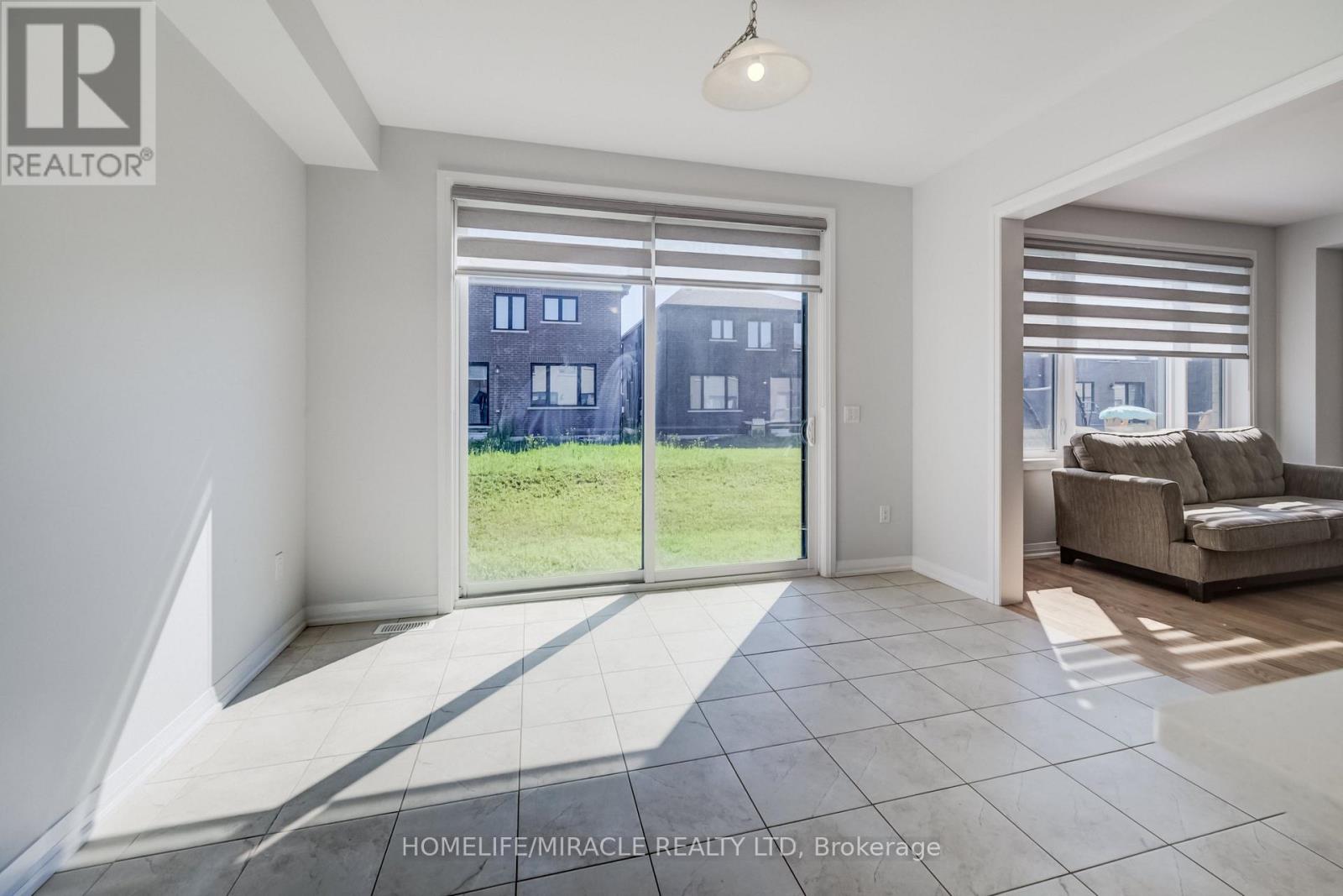 76 MACKAY DRIVE - 21