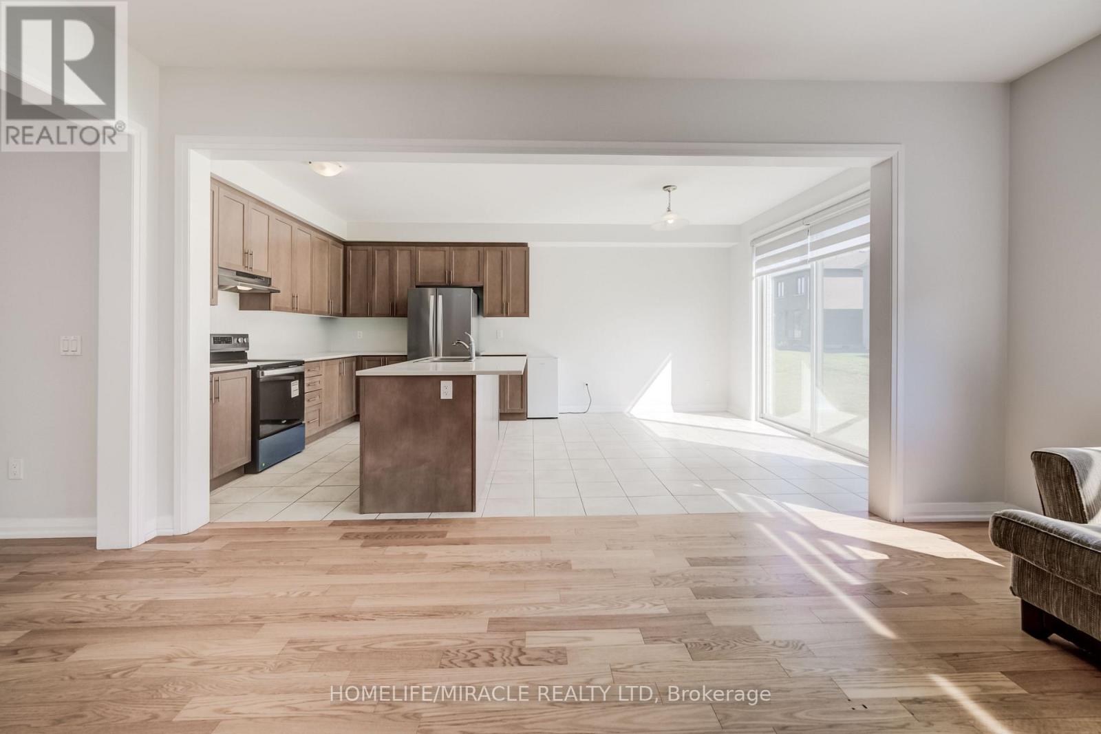 76 MACKAY DRIVE - 23