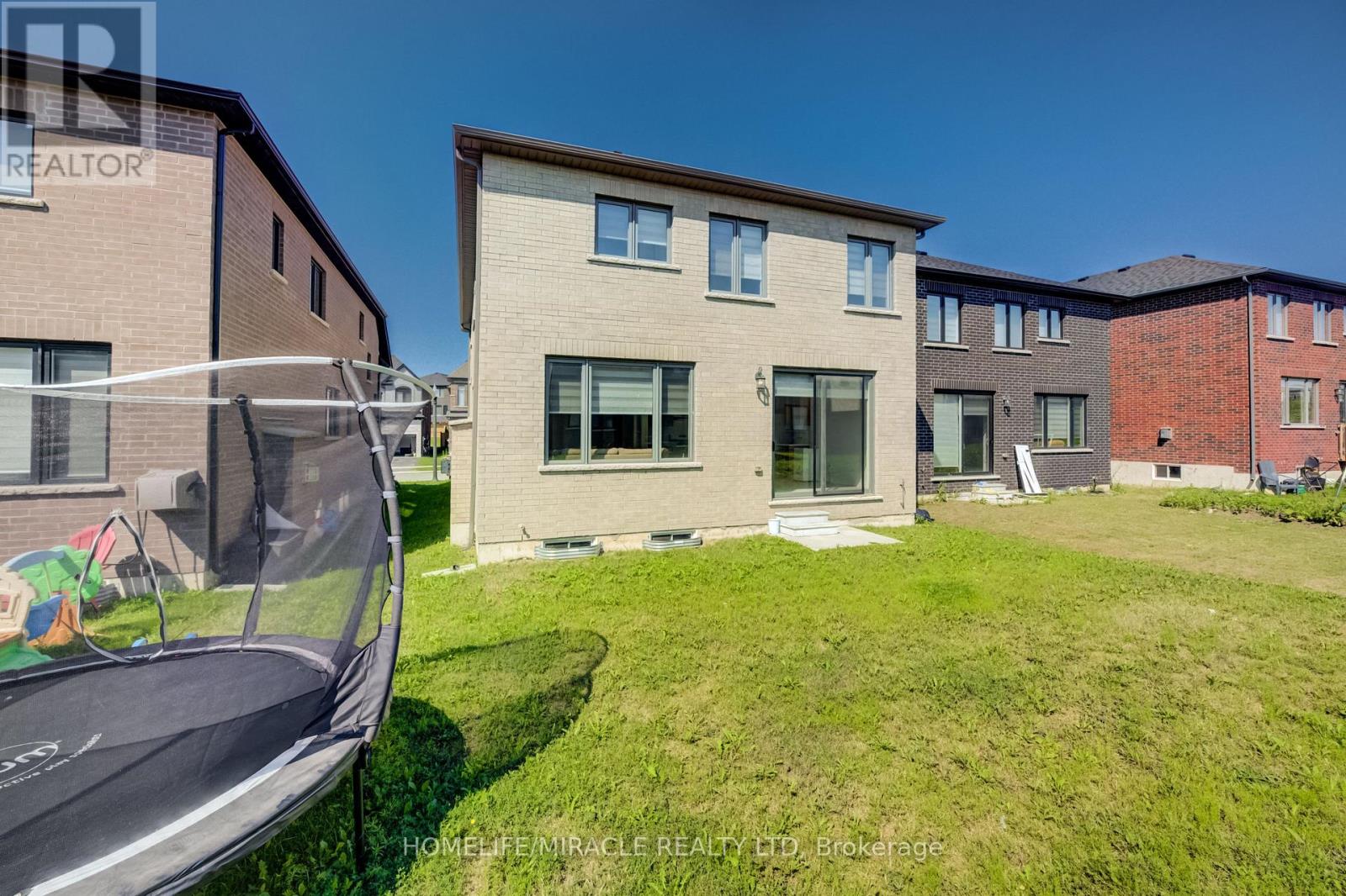 76 MACKAY DRIVE - 45