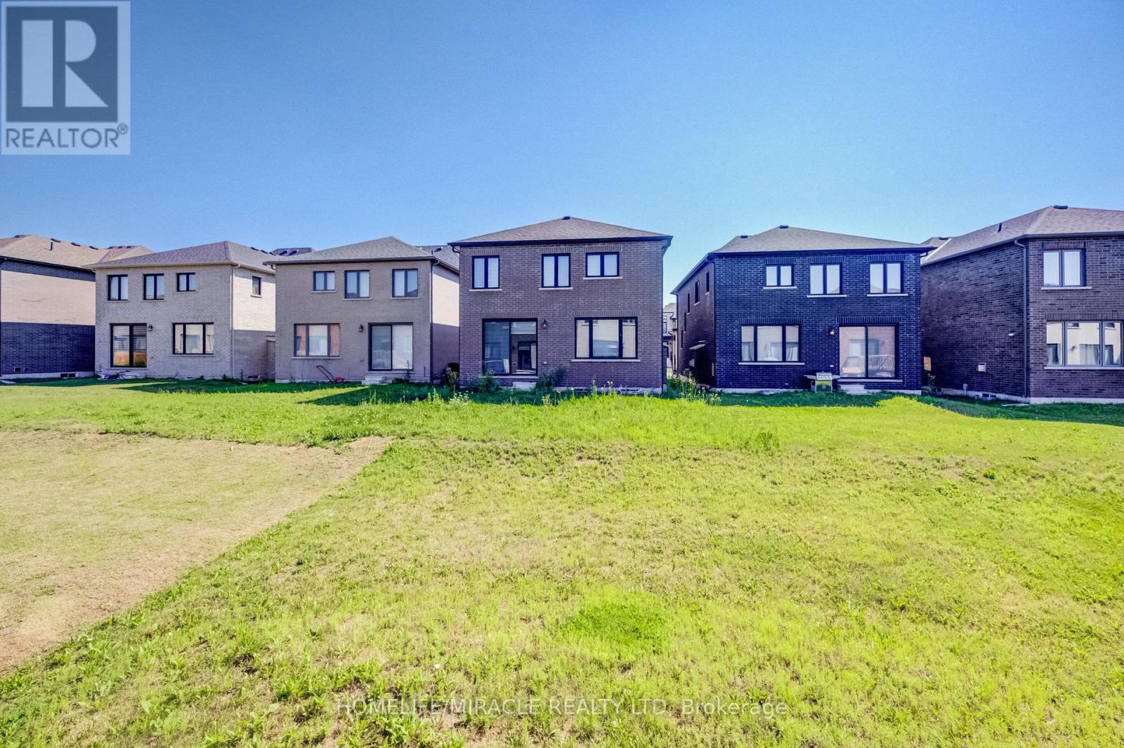 76 MACKAY DRIVE - 43