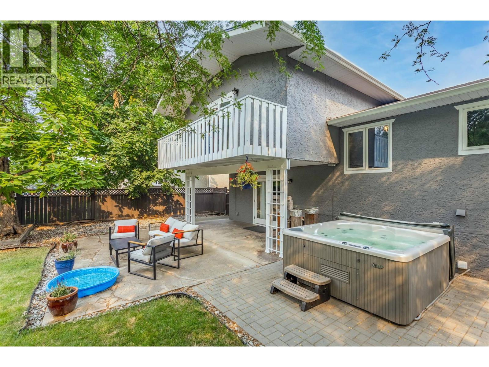 863 Hammer Avenue, Kelowna