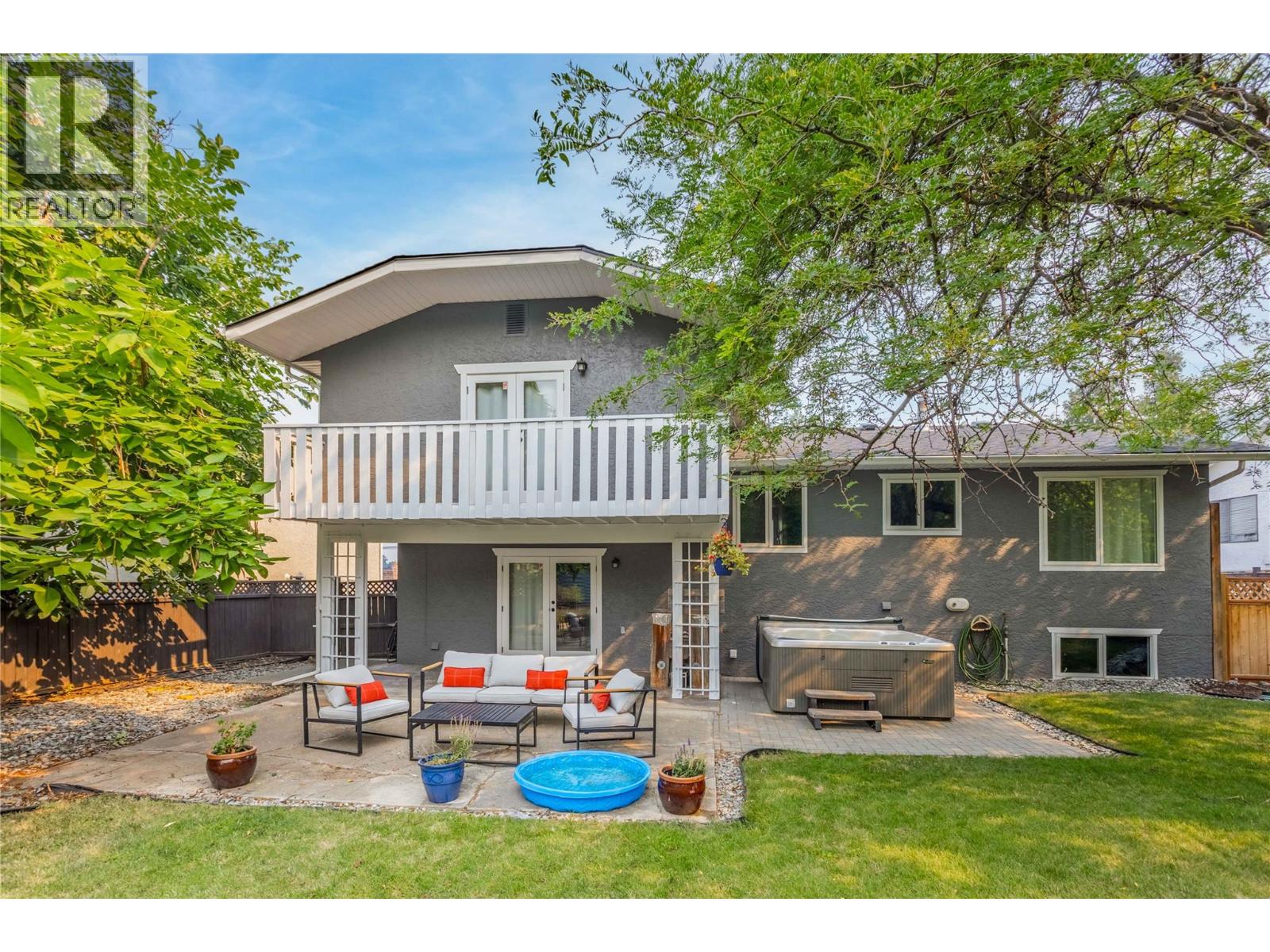 863 Hammer Avenue, Kelowna