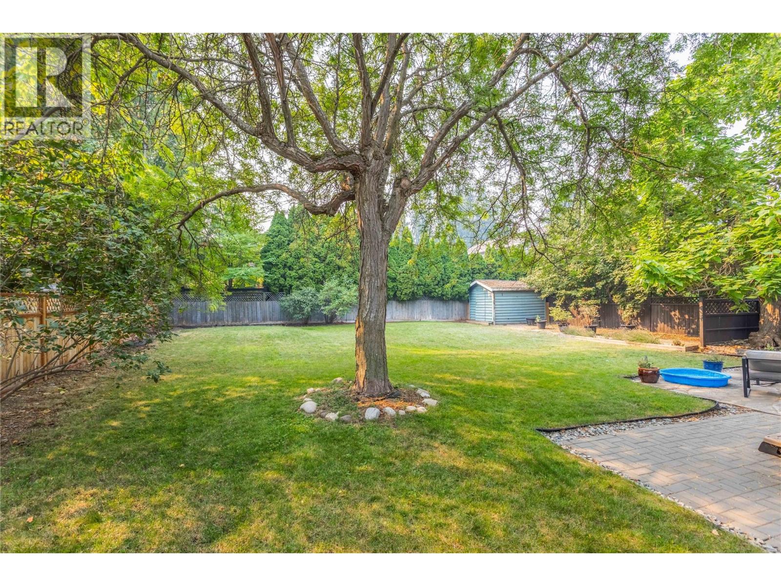 863 Hammer Avenue, Kelowna