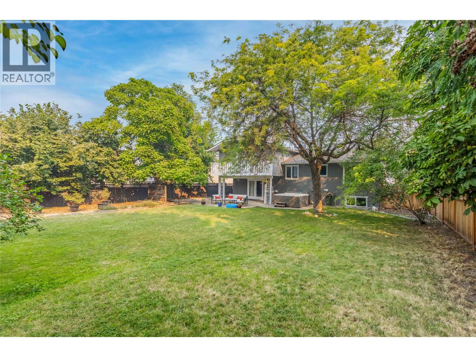 863 Hammer Avenue, Kelowna