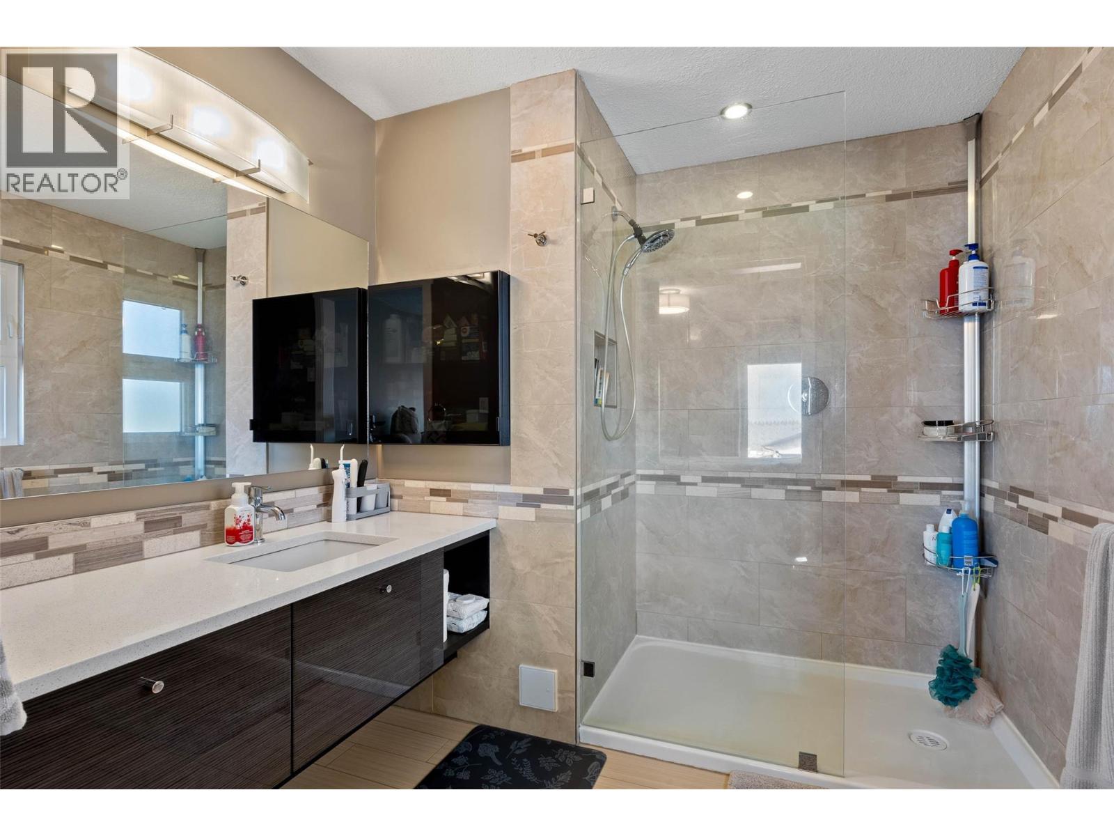 975 Huntleigh Crescent - Image 12