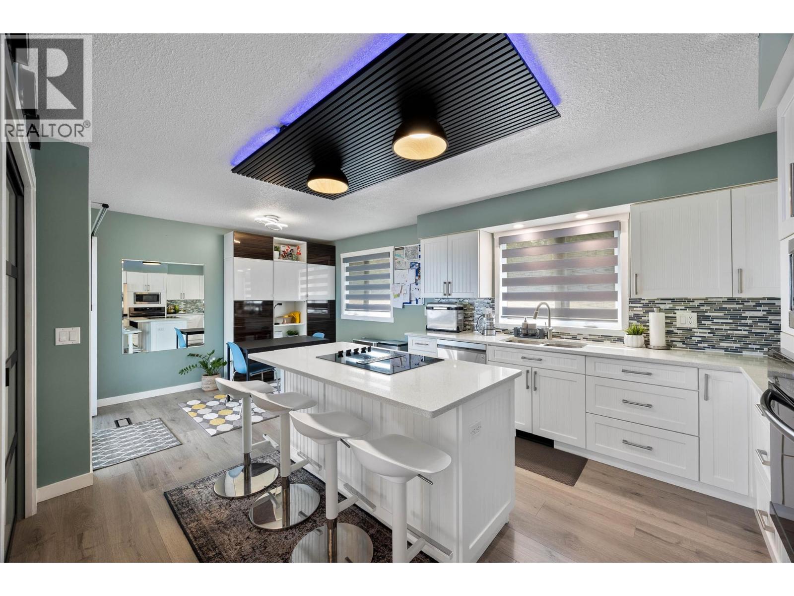 975 Huntleigh Crescent - 4