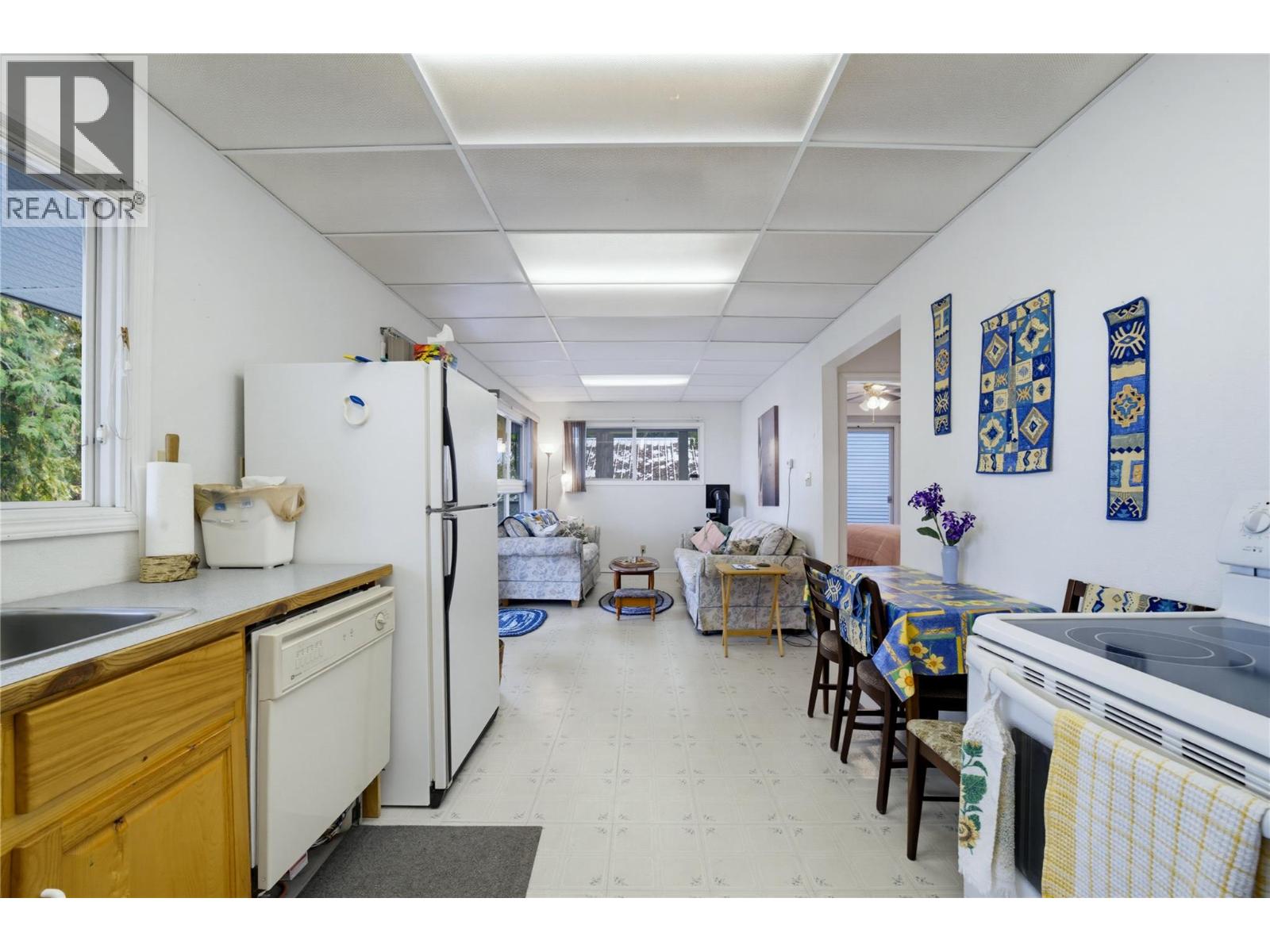 1810 Archibald Road - 37