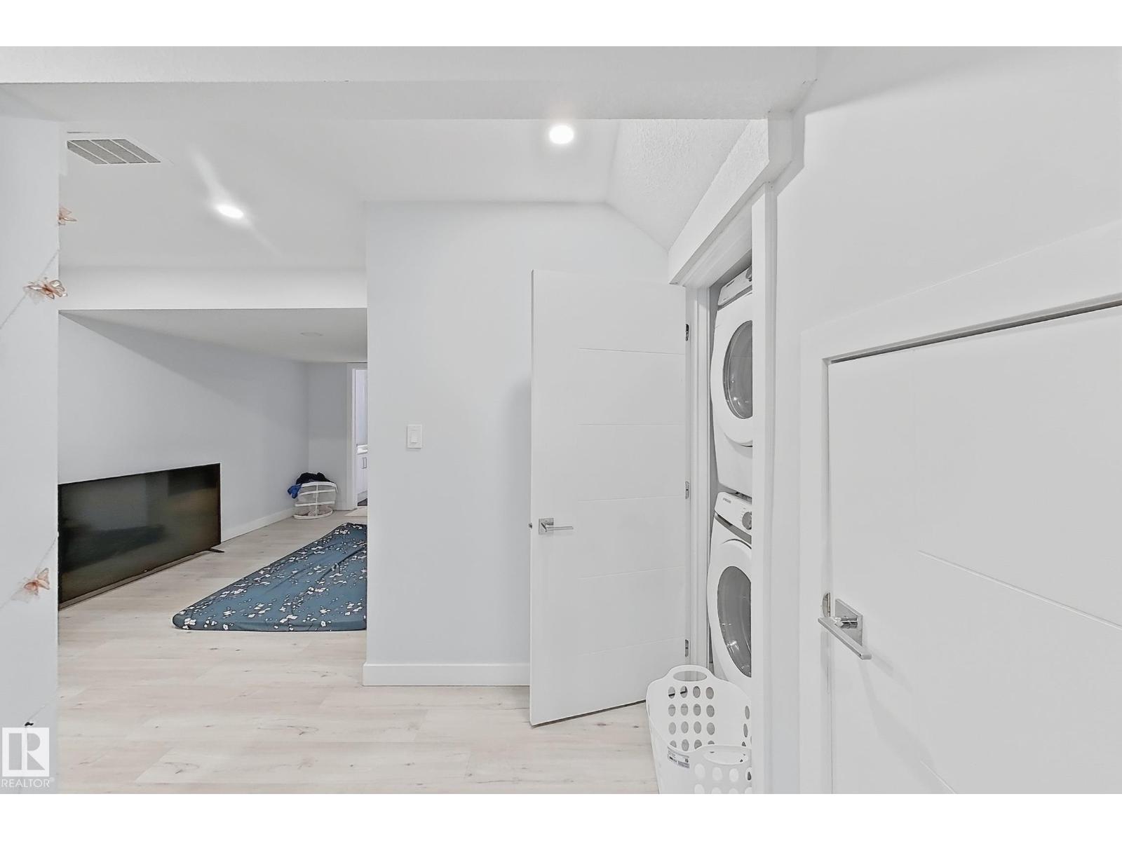 1231 WATT DR SW - 28