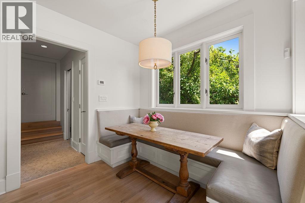 6180 CANDIA PLACE, West Vancouver