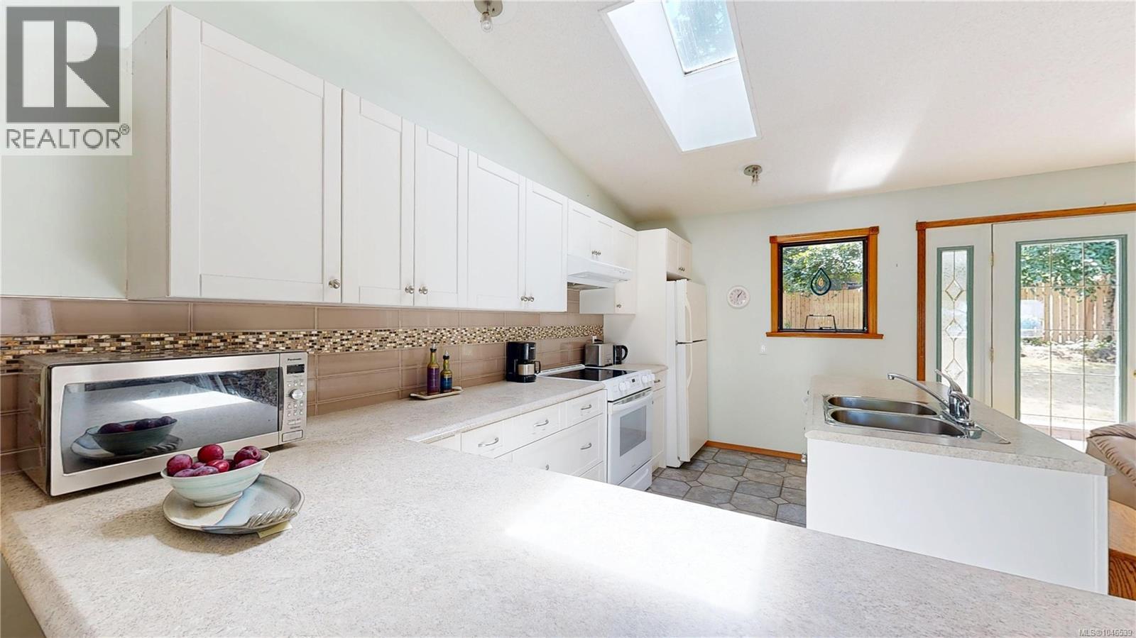 10 Malaspina Dr - 7