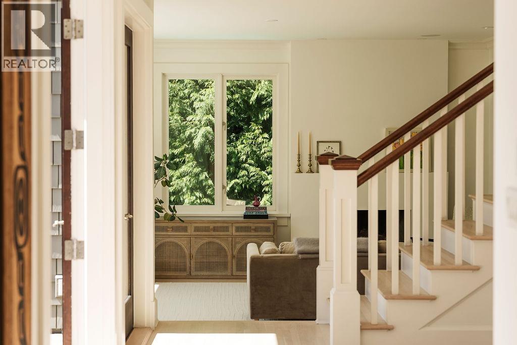 6180 CANDIA PLACE, West Vancouver