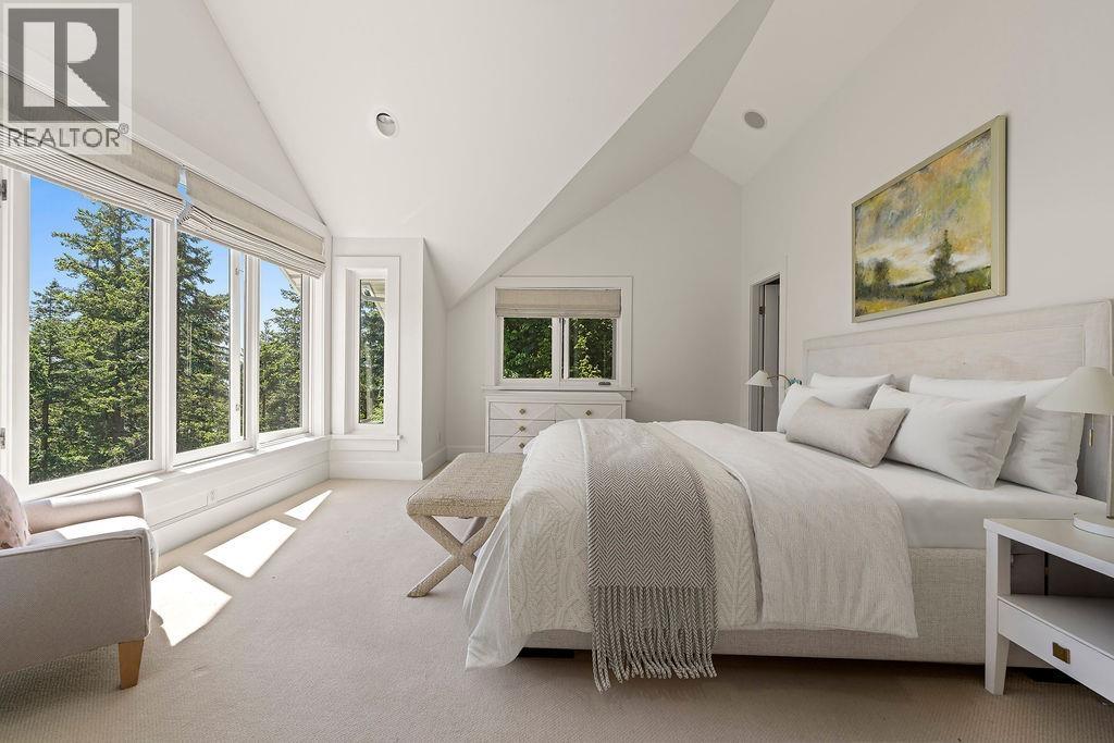 6180 CANDIA PLACE, West Vancouver