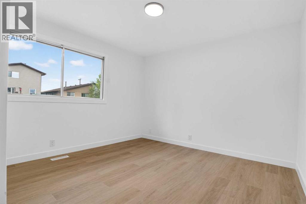 304 Beddington Circle Northeast - Photo 13
