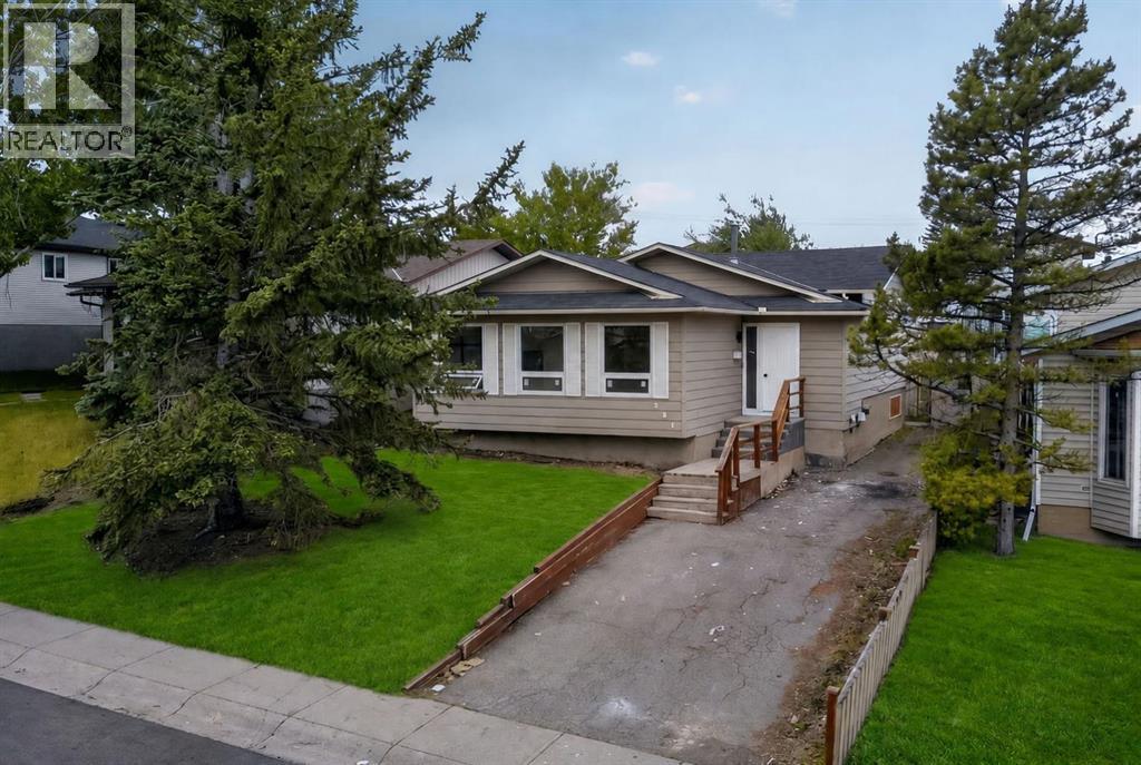 304 Beddington Circle Northeast