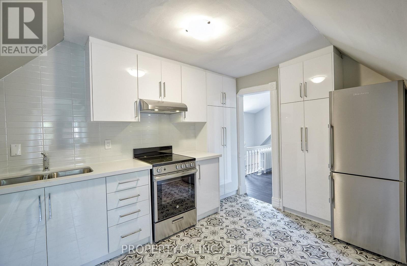 Photo of 345 Gladstone Avenue