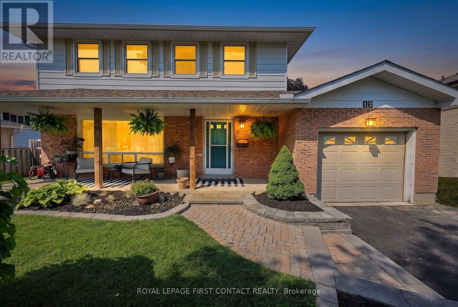 12 DAVIES CRESCENT - 1