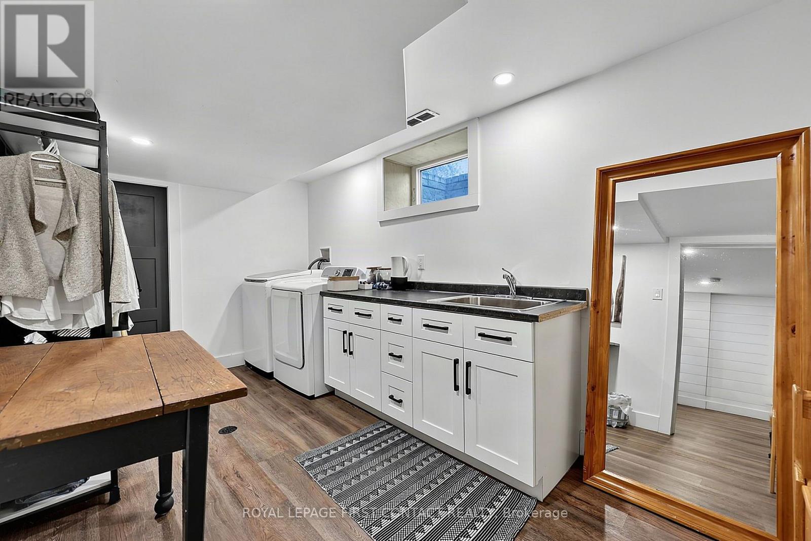 12 DAVIES CRESCENT - Image 31