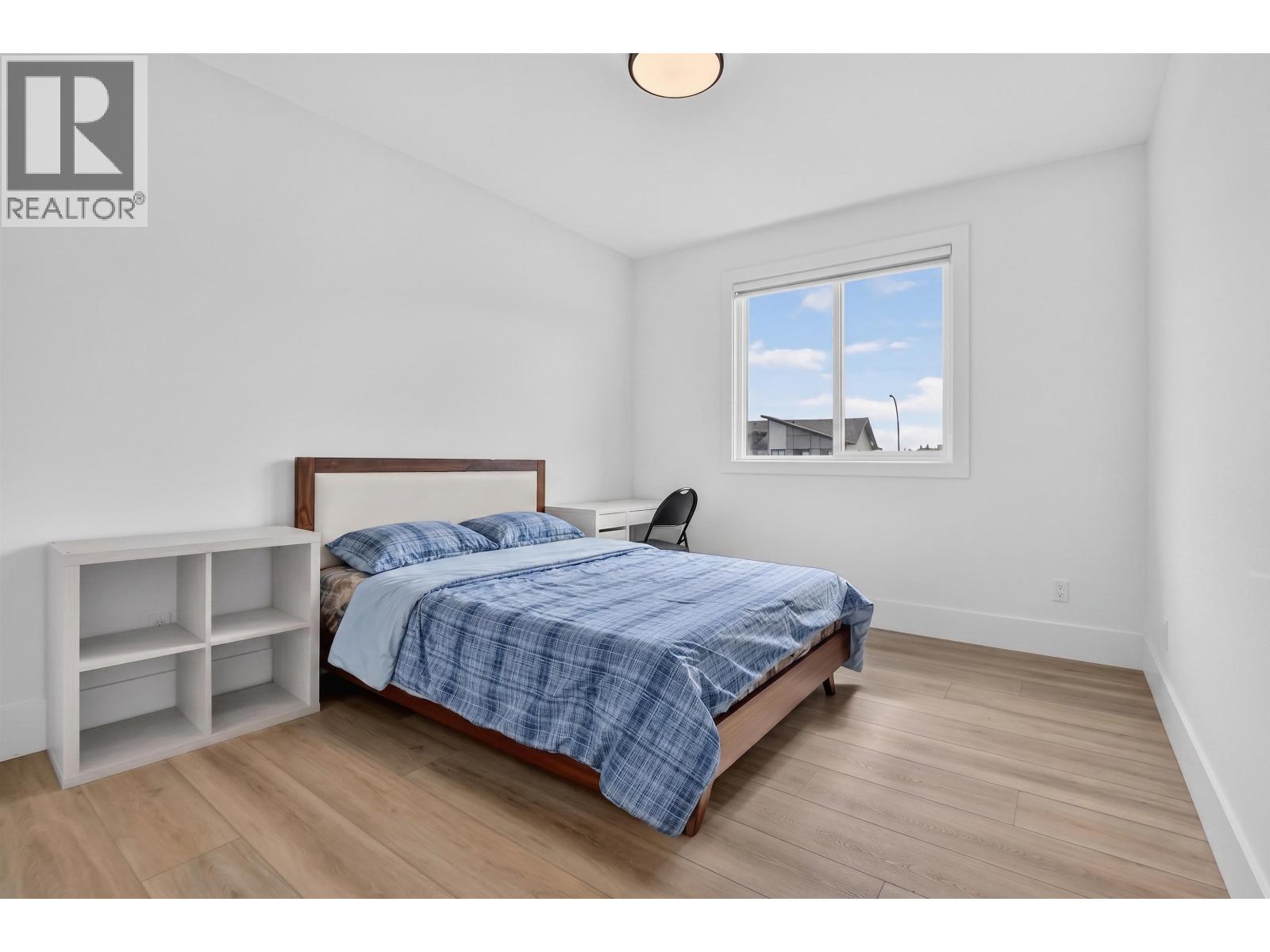 Photo 23 of 40 — 7943 SOUTHRIDGE AVENUE · Prince George, BC